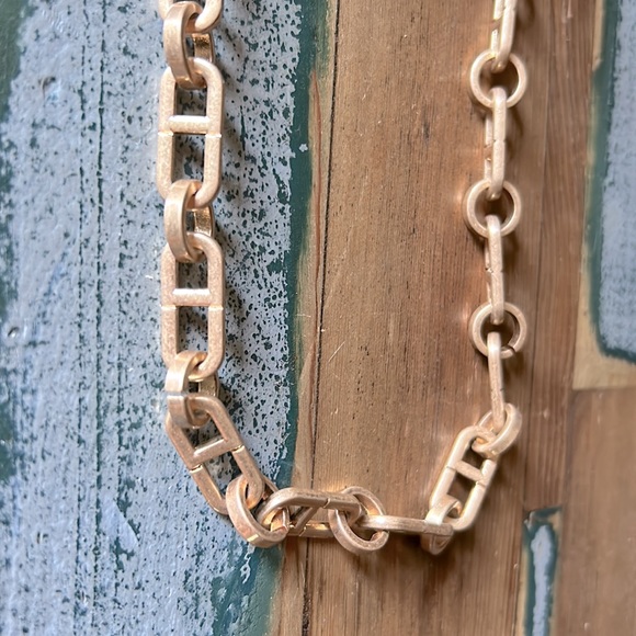 NWT Chain Necklace Universal Thread Matte Gold - Picture 5 of 8